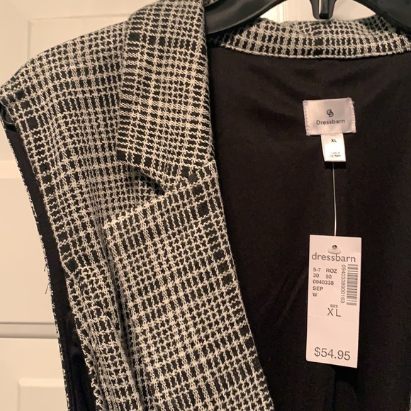NWT Dress Barn plaid vest with pockets - Picture 2 of 7